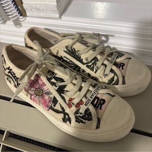 Dior sneakers size 39